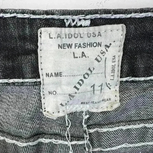La Idol Premium Black Flare Jeans with Unique Stitching - Picture 7 of 8